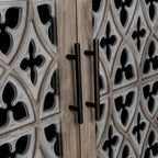 Armoire ancienne à quatre portes ajourées