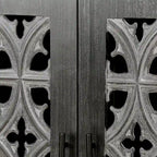 Armoire ancienne à quatre portes ajourées